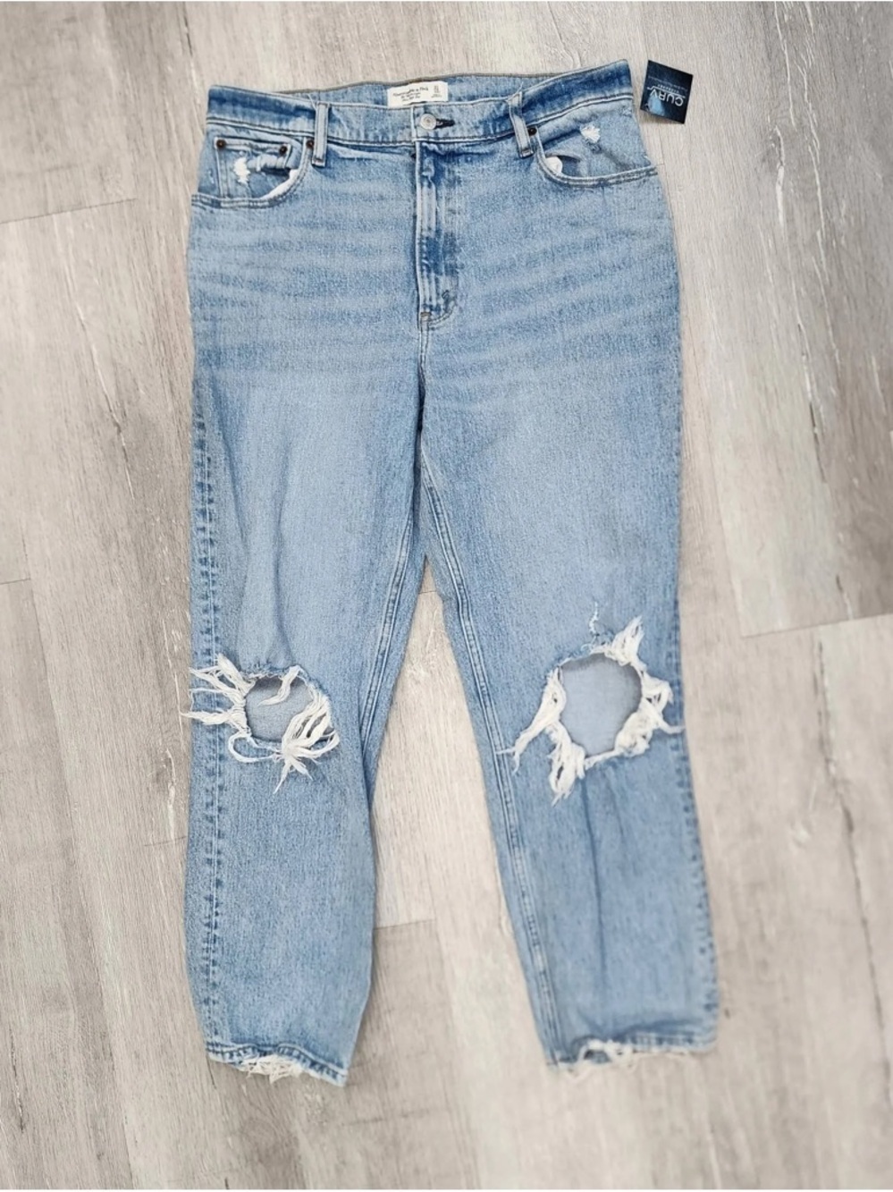 Abercrombie & Fitch Light Wash 90s Straight Distressed Jeans - Size 12 Short
